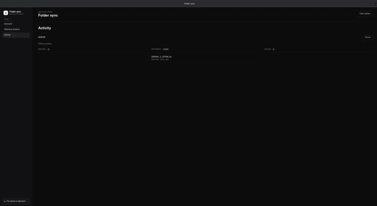 The desktop sync app: an empty queue and 10 453 uploaded files, next to the terminal running the server.